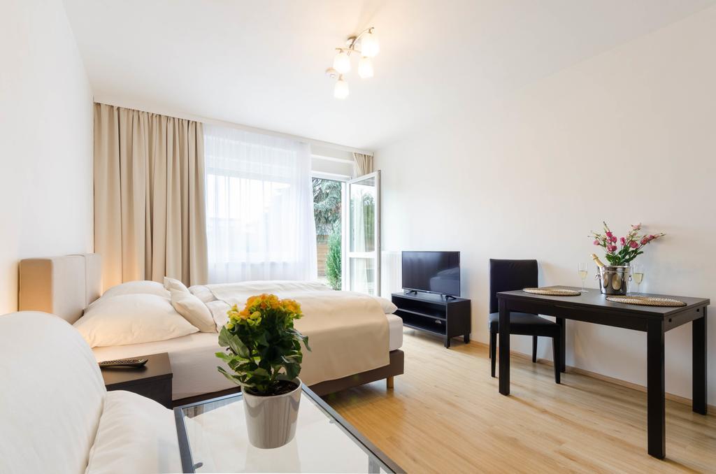Pension Zlicin Prague Luaran gambar