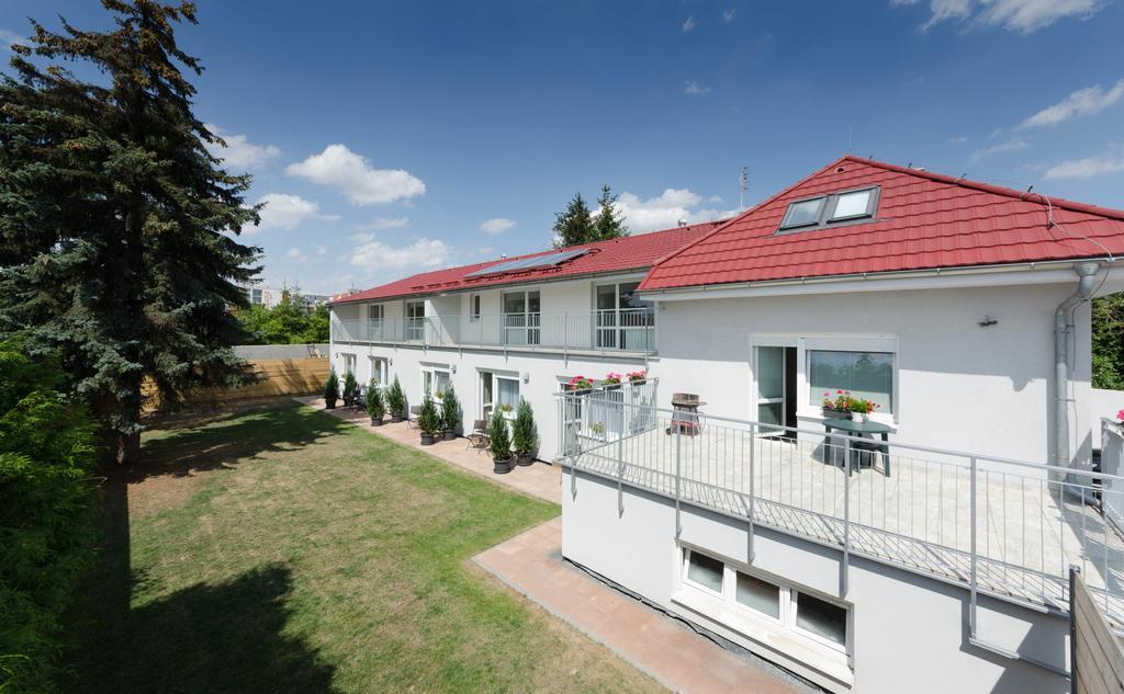 Pension Zlicin Prague Luaran gambar